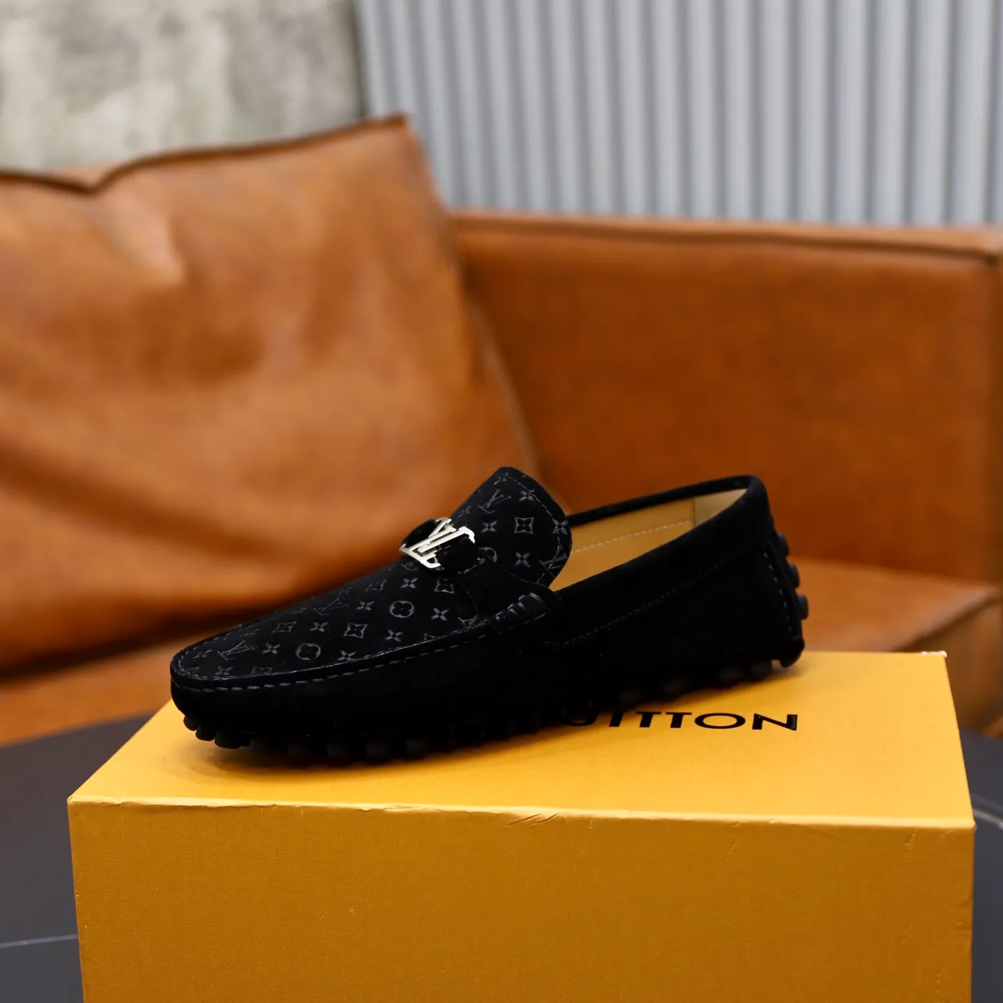 Ex-factory price: 480💰【LV】Louis Vuitton ⚠️High-end men’s driving and pedal series ⚠️38-44 (customized for 45) ⚠️All original cowhide leather! Thick and soft! Made entirely of calfskin lining! The latest non-slip beanie sole! Three-dimensional package technology! Fashionable and classic! Handicrafts! Original high quality! Feel free to compare!